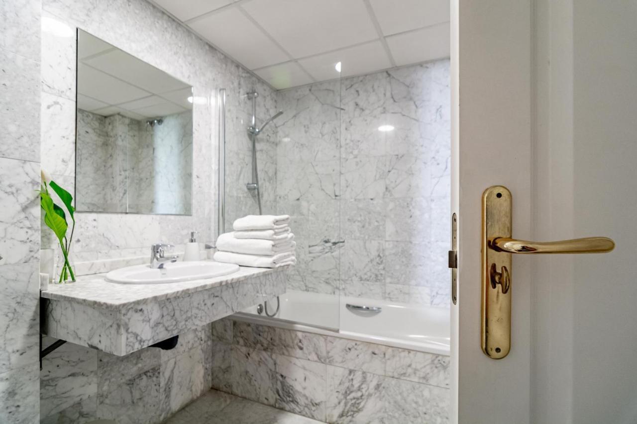 Pr45- Beach Front Apartment Puerto Banus 马尔韦利亚 外观 照片