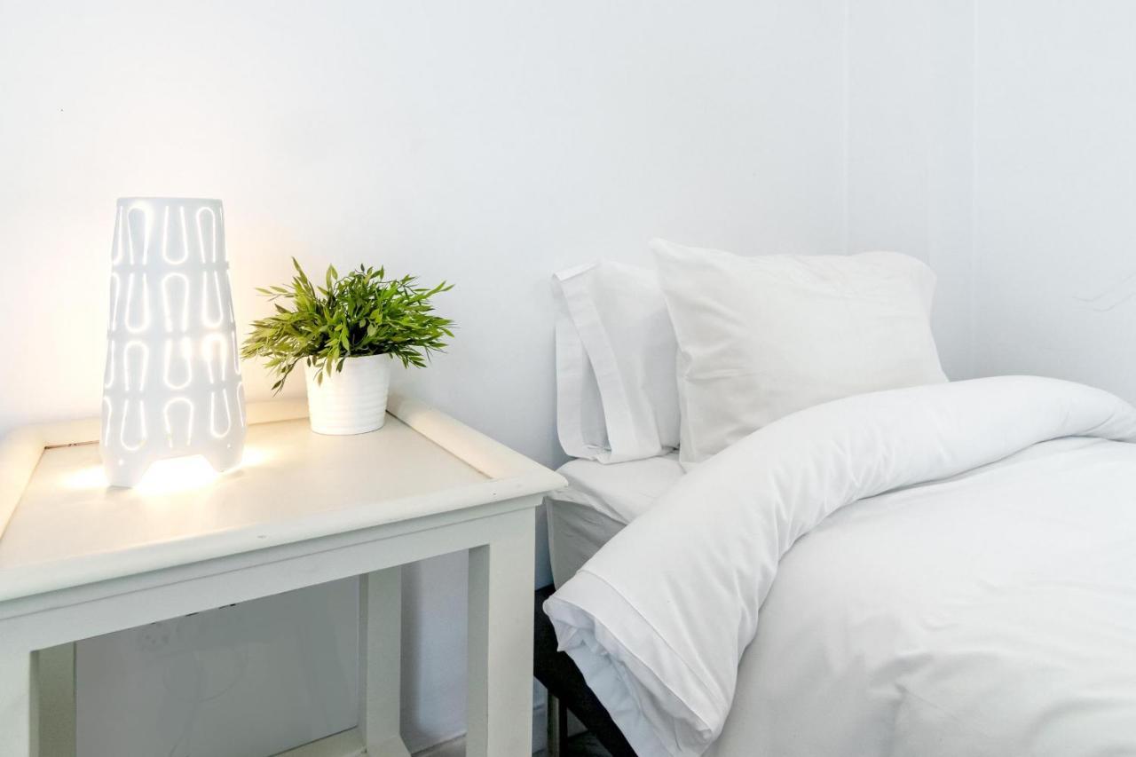 Pr45- Beach Front Apartment Puerto Banus 马尔韦利亚 外观 照片